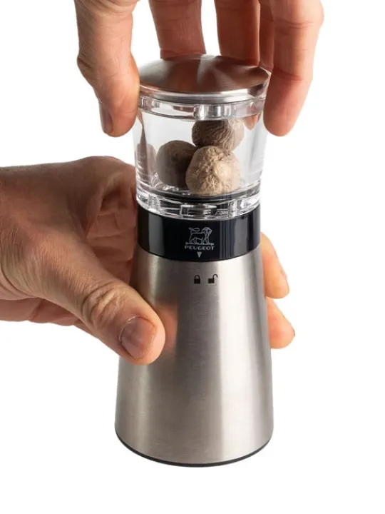 Peugeot Saveurs Daman Moulin à muscade manuel en inox et acryl 15 cm -> Envie De Design|Envie De Saveurs