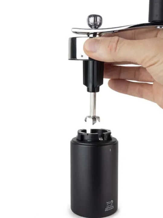 Peugeot Saveurs Isen Moulin à muscade manuel en bois, noir mat, 16 cm - 6,25" -> Envie De Design|Envie De Saveurs