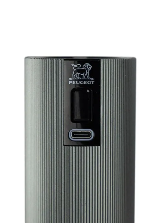 Peugeot Saveurs Line electrique Moulin à poivre électrique rechargeable u'select, batterie lithium-ion, carbone, 15 cm - 6in. -> Idées Cadeaux -100€|Envie De Design