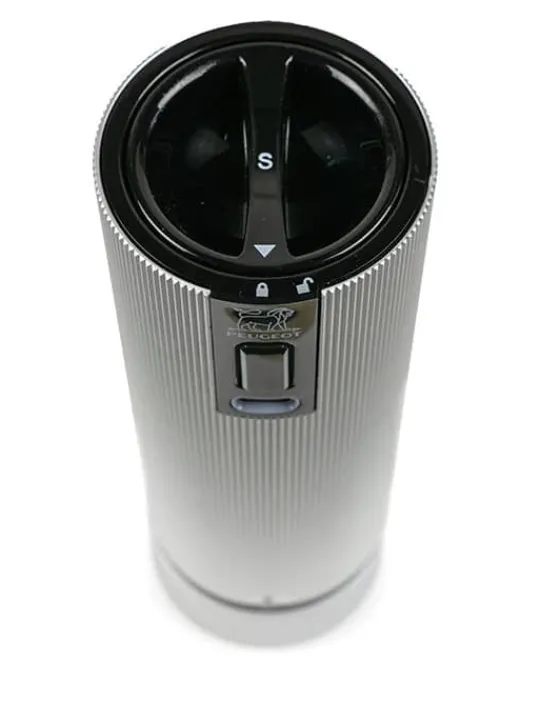 Peugeot Saveurs Line electrique Moulin à sel électrique rechargeable u'select, batterie lithium-ion, aluminium, 15 cm - 6in. -> Idées Cadeaux -100€|Envie De Design