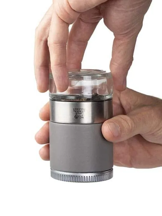 Peugeot Saveurs Pack maestro linéa Coffret bar à poivres maestro gris roche et plateau linéa -> Envie De Saveurs|Idées Cadeaux -100€