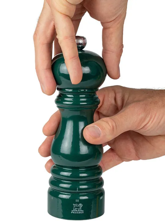 Peugeot Saveurs Paris u'select Moulin à sel manuel u'select en bois laqué, vert forêt, 18 cm - 7in -> Idées Cadeaux -100€|Envie De Couleurs